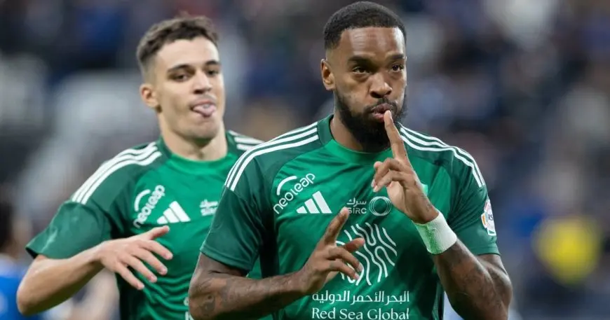 “تاريخ الصراع الكبير بين الهلال والأهلي في الملاعب: من سيسطر على الغلبة؟”