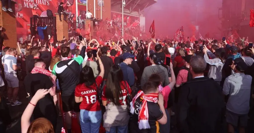 ليفربول يكشف عن تحفة جديدة: “حائط الأبطال” يتوج بجماله بعد تحقيق الدوري الإنجليزي