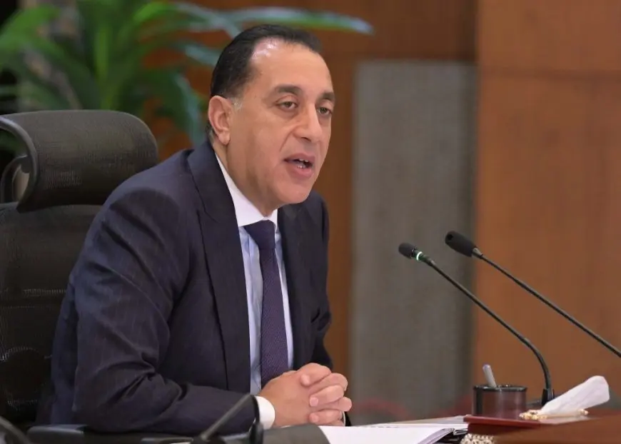 توفير كميات كبيرة من السلع في جميع الأسواق لضبط الأسعار، يعلن رئيس الحكومة