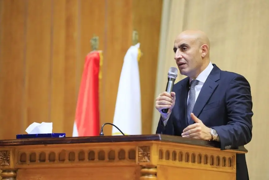 “قرار حاسم: إقالة مديرة مدرسة الكرمة بدمنهور وتشكيل لجنة لمراجعة أدائها بعناية”
