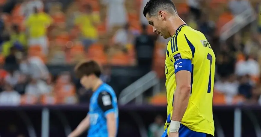 كاوازاكي يذهل النصر بتسجيل هدفين وبيولي يسعى للرد قبل نهاية الشوط الأول