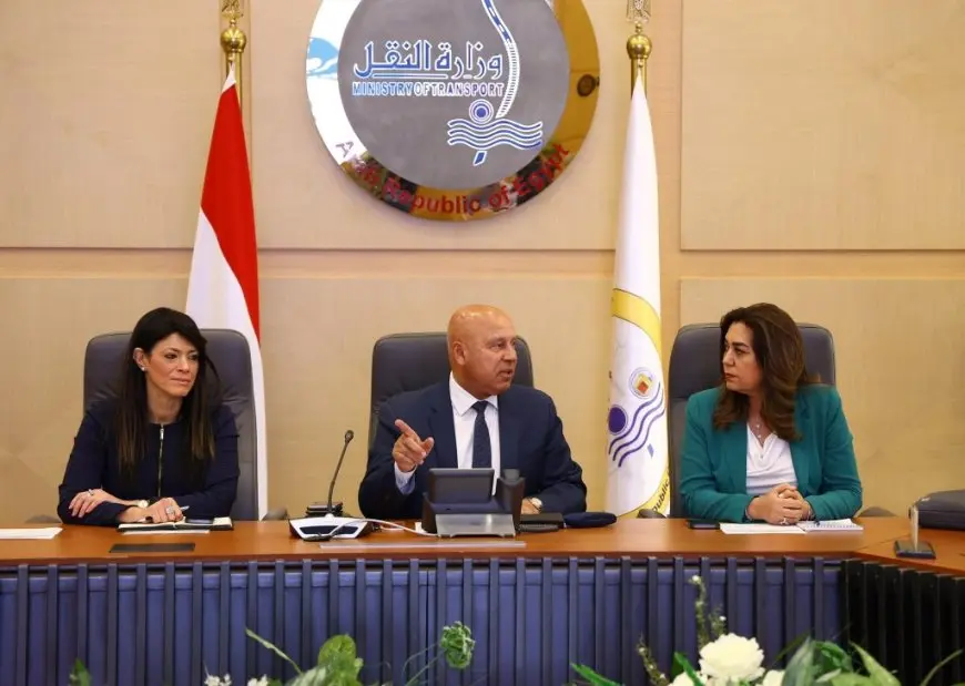 “الوزير كامل يدعو لأهمية الانتهاء السريع من تطوير المرافق في الصناعية: العملية لازمة”