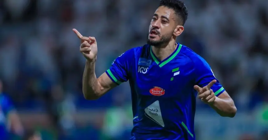 “باتنا يسجل هاتريك ويسحق الشباب بثلاثية في الدوري السعودي! اكتشف كيف!”