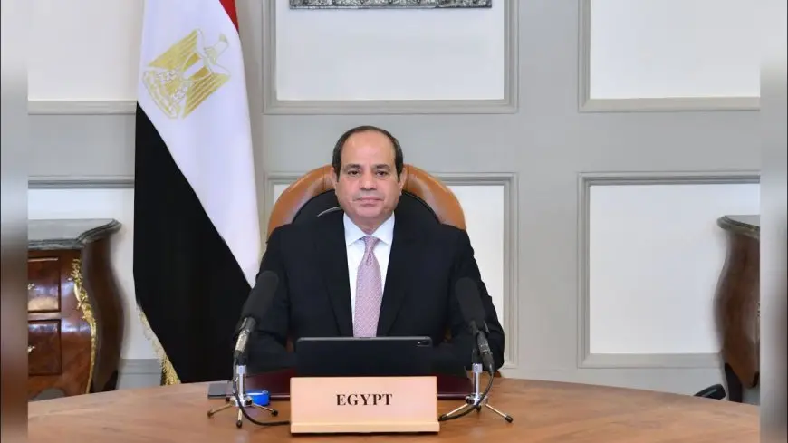 رئيس مصر يشيد بإنجازات عمال البلاد ويصفهم بـ”أبطال التاريخ”