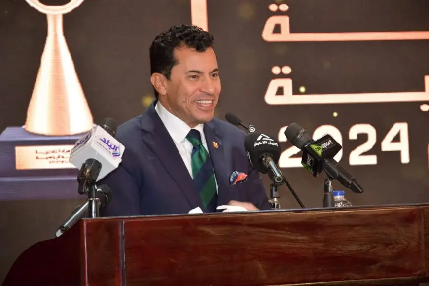 بالصور: وزير الرياضة يحضر أول انتخابات برلمانية إلكترونية عن بعد في تاريخ طلائع مصر