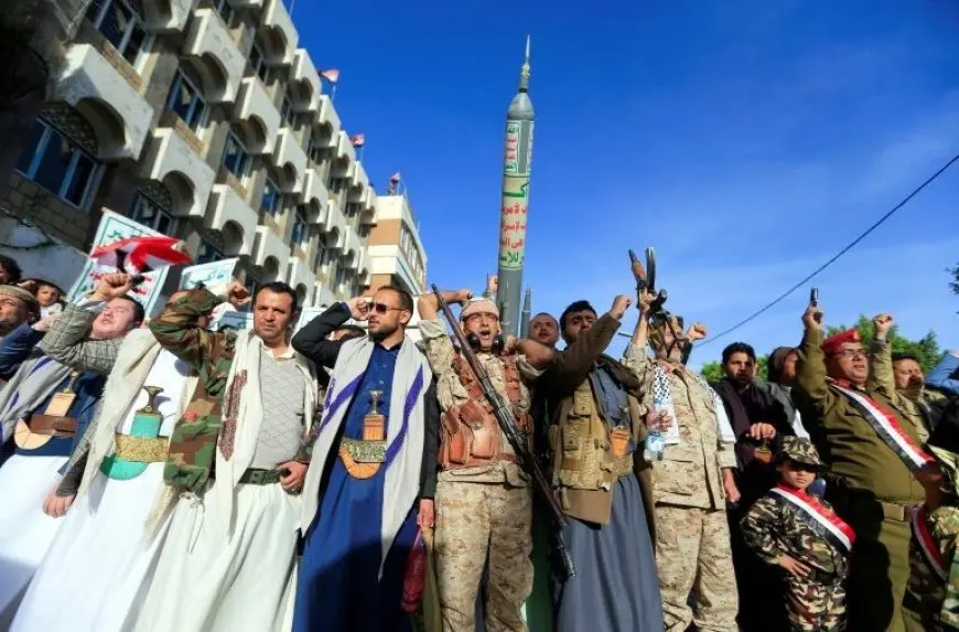 الحوثيون يشنون حصارًا جويًا على إسرائيل ويدعون شركات الطيران إلى التوقف الفوري عن الرحلات!
