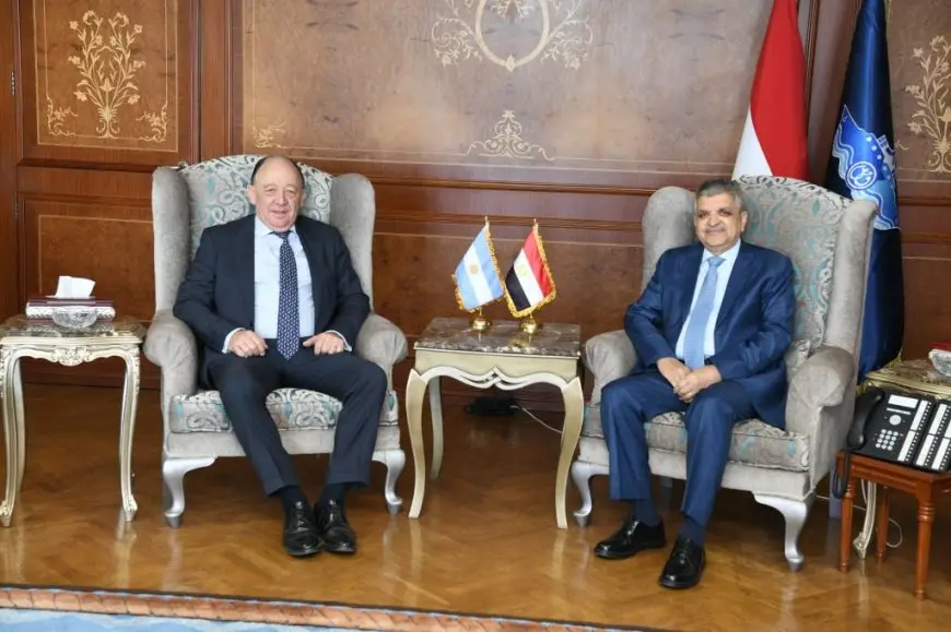 “أسامة ربيع يبحث مع السفير الأرجنتيني سبل تعزيز التعاون في الخدمات البحرية واللوجستية!”