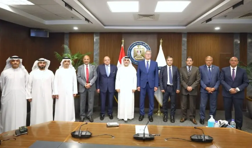 لن تصدق ما فعله وزير البترول لتعزيز التعاون مع مجموعة موانئ أبوظبي!