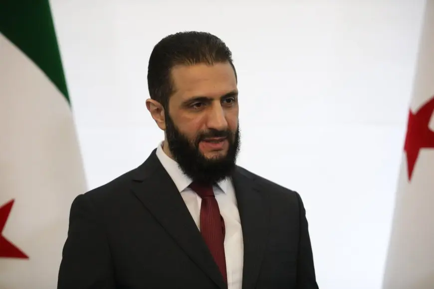 اللقاء المنتظر: زيارة الرئيس السوري إلى فرنسا بدعوة شخصية من ماكرون