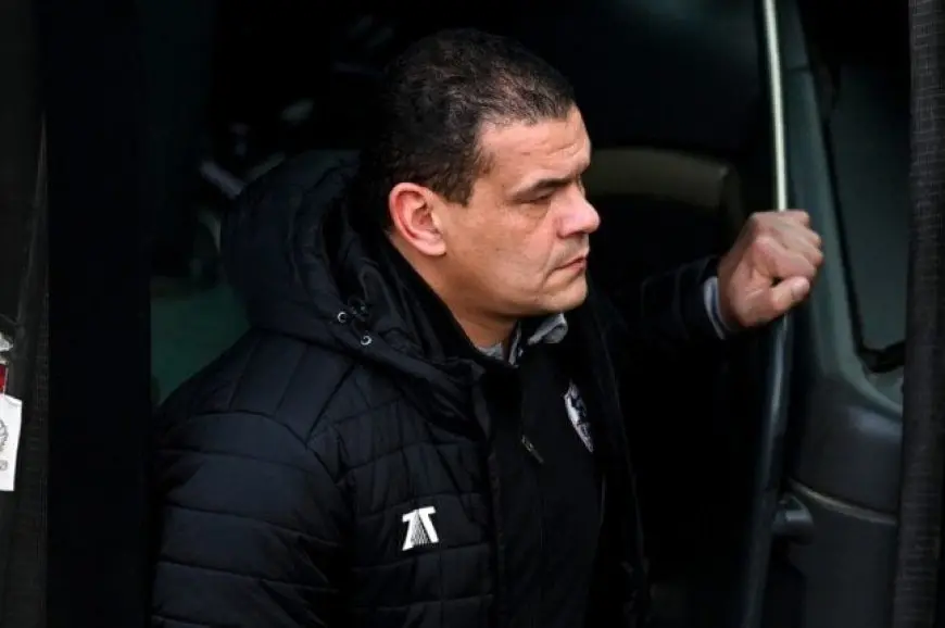 “صدمة في الزمالك: عبد الواحد السيد يغادر ويترك خلفه ثنائي مثير للجدل!”