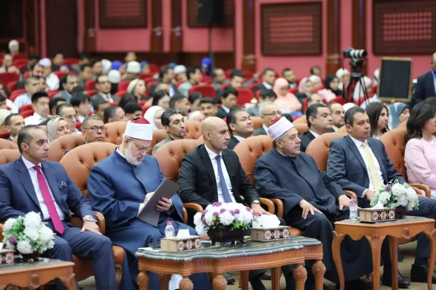 وزير التعليم يشيد بدور الأزهر في تعزيز العمل التطوعي ونبذ العنف – اكتشف التفاصيل!