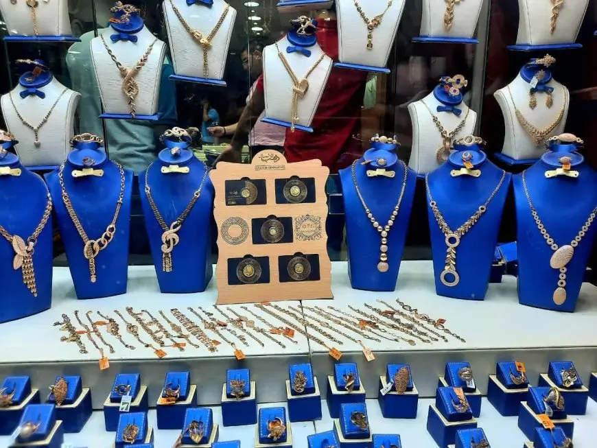 سعر الذهب يحدث فجوة كبيرة بعد قرار تثبيت الفائدة الأمريكية!