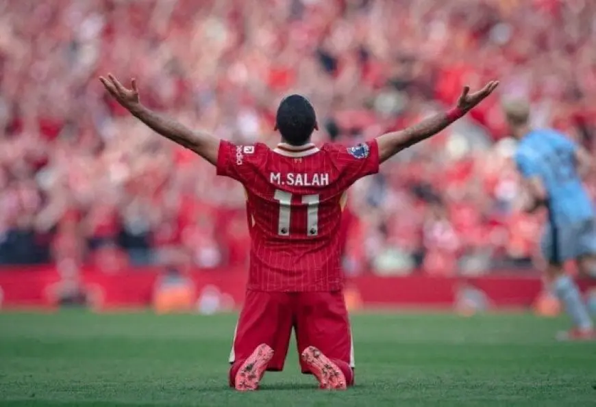 مفاجأة: مدرب برشلونة يصرح بشبه محمد صلاح بميسي ويتمنى انضمامه للفريق!