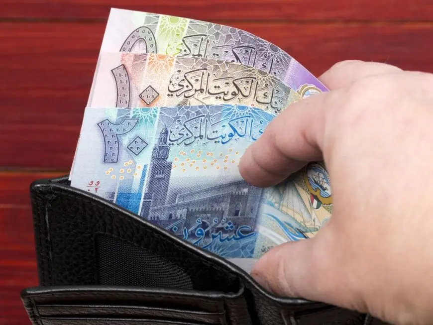 سعر الدينار الكويتي يحطم الأرقام القياسية اليوم! اكتشف السعر في البنوك اليوم الخميس 8 مايو 2025