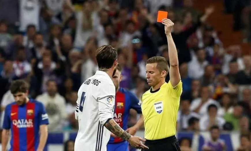 إعلان حصري: هيرنانديز يُسمى حكماً للكلاسيكو برشلونة وريال مدريد!