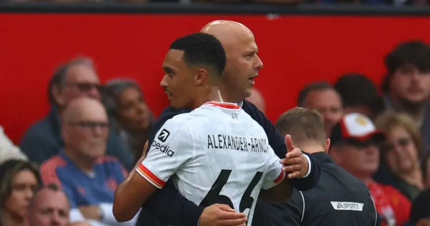 سلوت مؤثر يكشف عن مفاوضات انتقال أرنولد إلى ريال مدريد!
