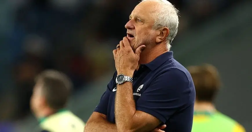 “بالصور: النجم الأسترالي غراهام أرنولد يتولى تدريب منتخب العراق ويثير الجدل!”