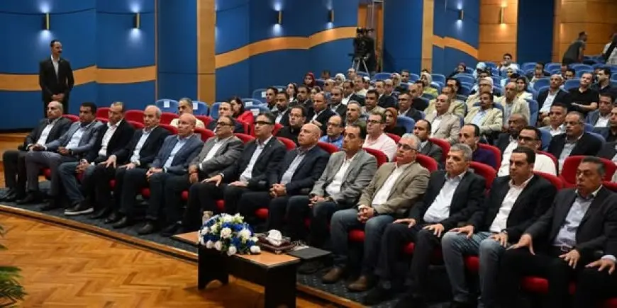 رئيس الوزراء يفتح النقاب عن مخطط سري لتحويل ميناء غرب بورسعيد!