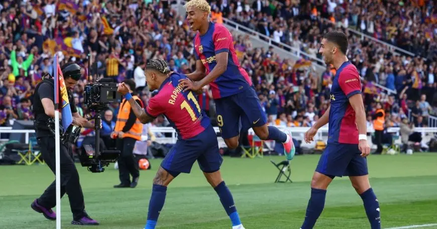 برشلونة يدهش ريال مدريد بفوز ساحق ويقترب من لقب الليغا