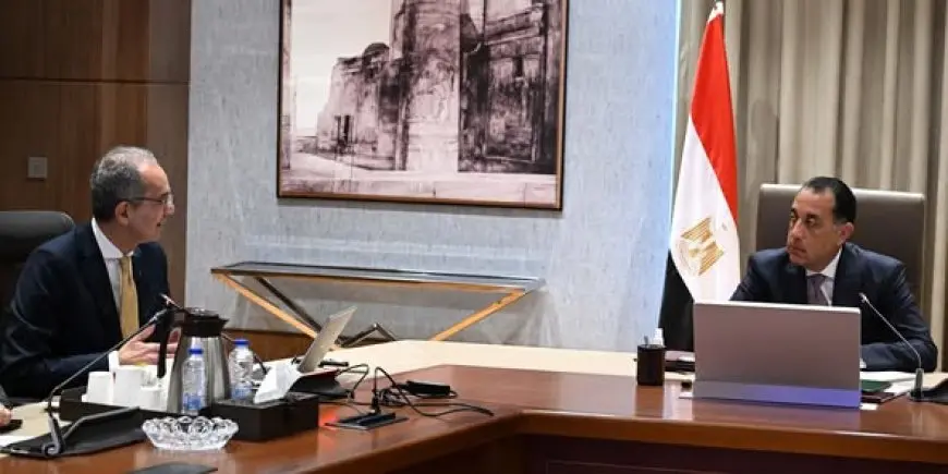 بالصور: مدبولي يتابع بنفسه أخبار الرقم القومي العقاري مع وزير الاتصالات – شاهدوا!