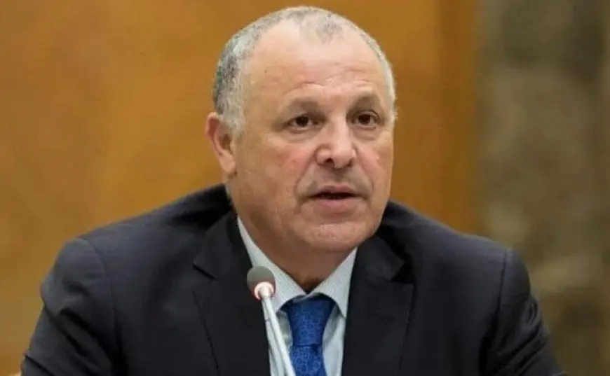 “أبو ريدة يدعو رؤساء الأندية والرابطة لإجتماع عاجل لمناقشة خطة مثيرة للموسم الجديد”