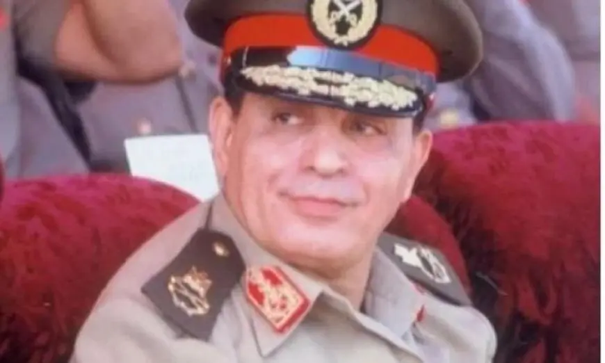 كيف نجح المشير أبو غزالة في تحقيق الاكتفاء الذاتي للقوات المسلحة؟ اكتشف خطته الناجحة مع سمير فرج!