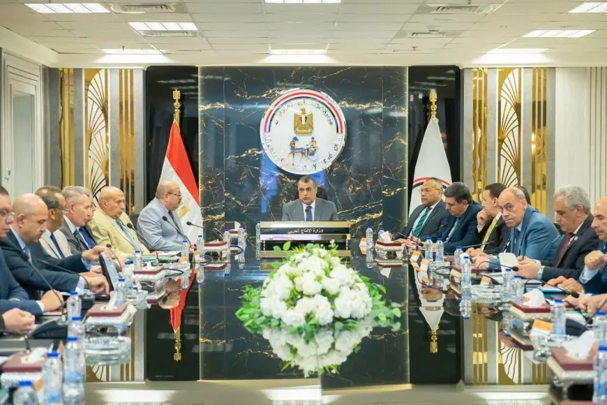 وزير الإنتاج الحربي يكشف عن خطة مبتكرة لتحسين أداء العنصر البشري!