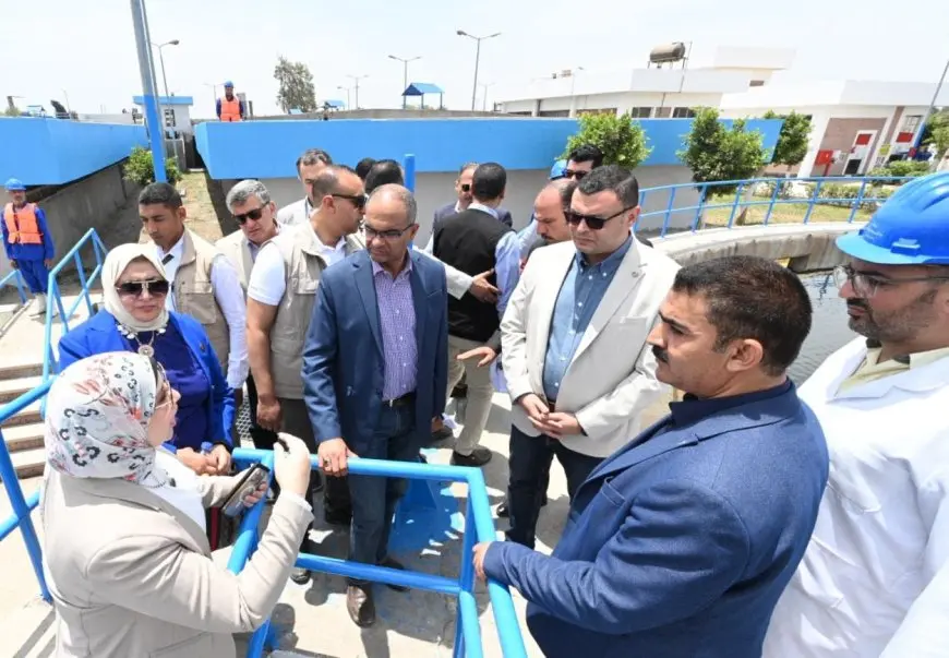 وزير الإسكان ومحافظ الشرقية يلقيان نظرة على نظام المياه والصرف الصحي بالمحافظة!