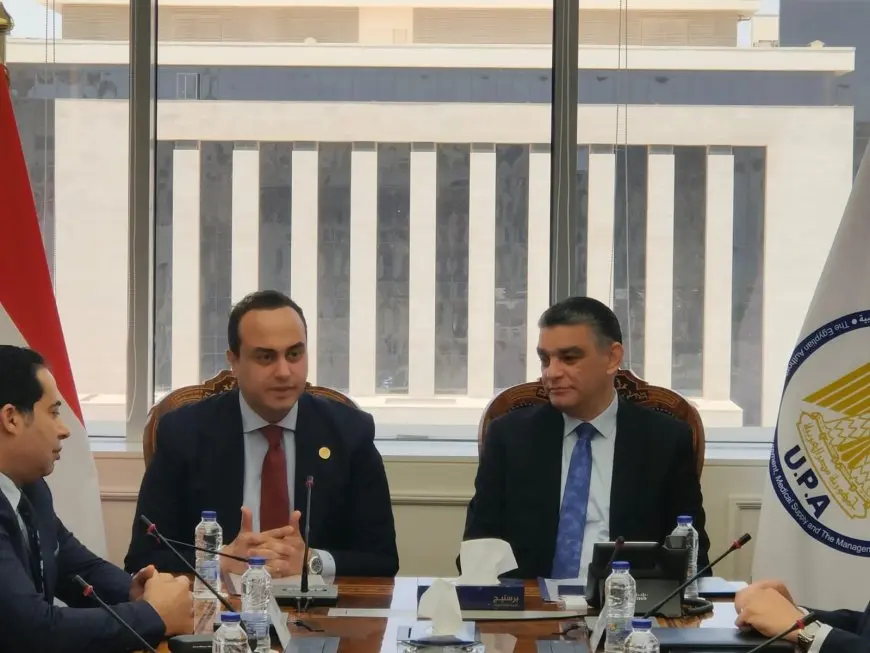 “رئيسا الرعاية الصحية والشراء الموحد يتحدثان عن تعزيز التعاون في صناعة الطب المحلية”