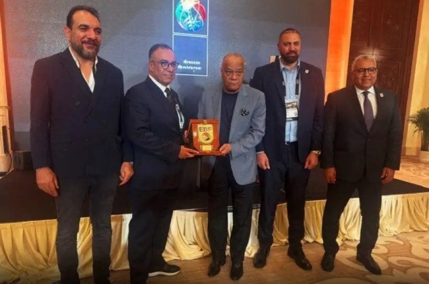 “صور: اتحاد السلة يُكرّم رئيس الاتحاد الإفريقي بتكريم مهمّ – اكتشف الكواليس الخاصة!”