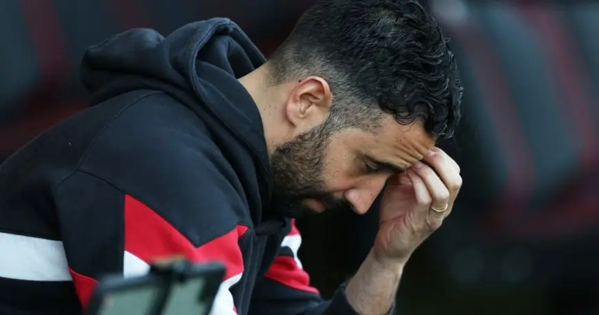 مدرب مانشستر يونايتد يثير الدهشة بقراره الصادم!