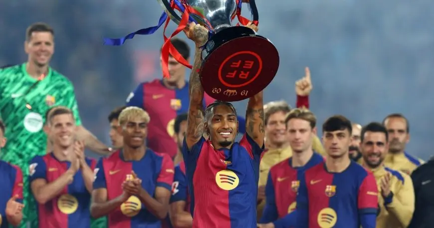 بعد رفض رافينيا.. اكتشف لماذا لا يرغب برشلونة في تجديد عقده!