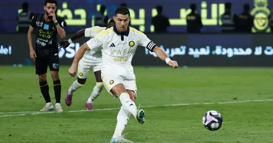 اكتشف كيف قاد دوران ورونالدو النصر للانتصار في مباراة مثيرة ضد الخليج!