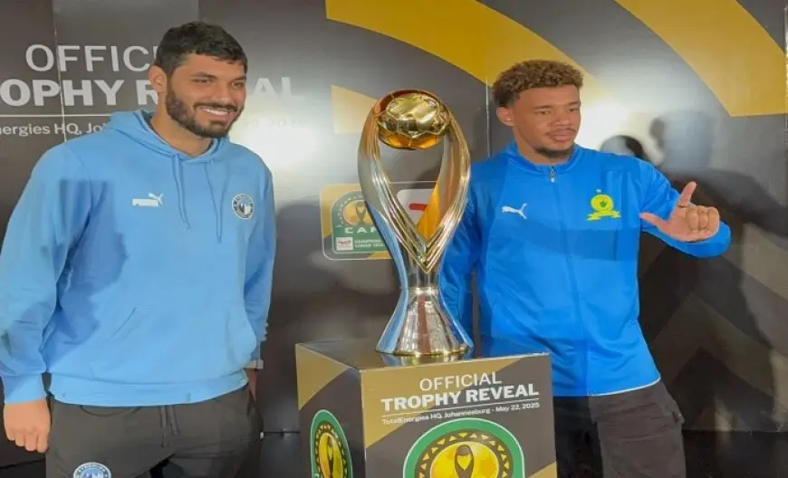 صورة نادرة: علي جبر يحتفظ باللقب مع الكأس الجديدة!
