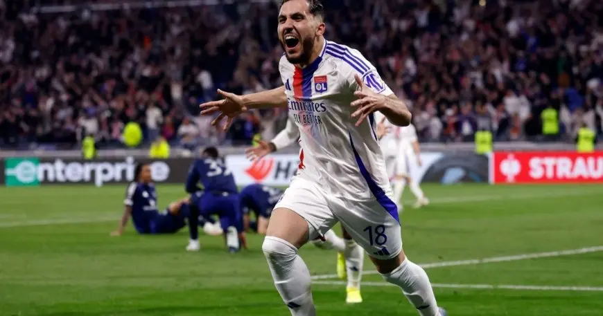 شاهد كيف فاز شرقي نجم ليون بجائزة أفضل لاعب شاب في الدوري الأوروبي!