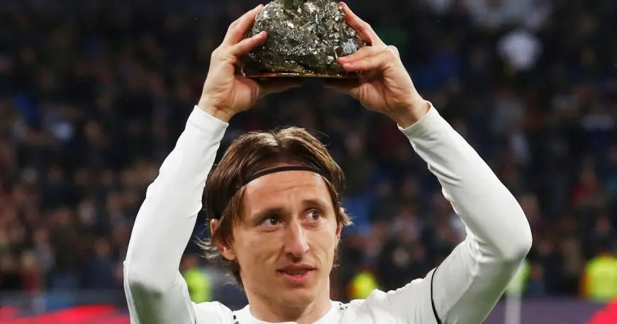 مفاجأة: مودريتش يطلب مساعدة تشابي ألونسو وريال مدريد يصر على رحيله