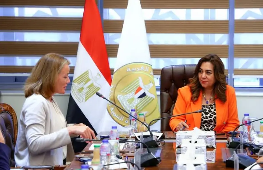 وزيرة التنمية المحلية تفتش عن النجاح! اكتشف كيف تقوم بمتابعة مشروعات تنمية الصعيد مع البنك الدولي
