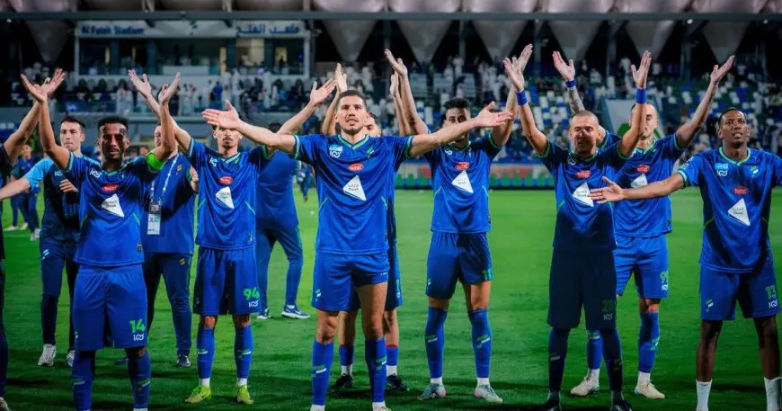 فارغاس يتألق وبينتو يخيب الآمال في مواجهة نارية بين الفتح والنصر في الدوري السعودي!