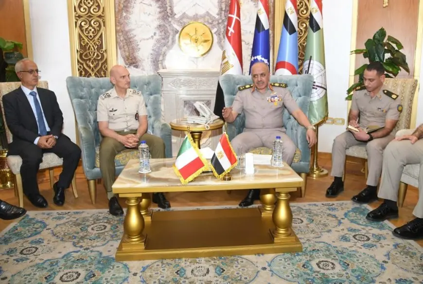 اللقاء الحصري بين الفريق أحمد خليفة ورئيس هيئة الأركان المشتركة الإيطالية!