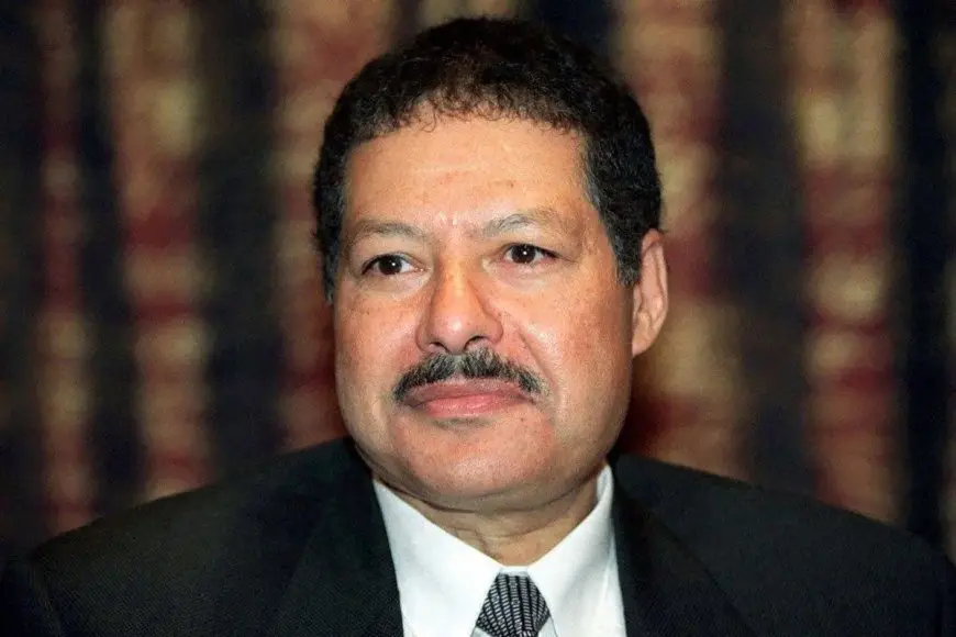 فضيحة جديدة: زاهي حواس يكشف عن هجوم عنيف تعرض له زويل ومحمد صلاح وحياته مليئة بالمفاجآت!