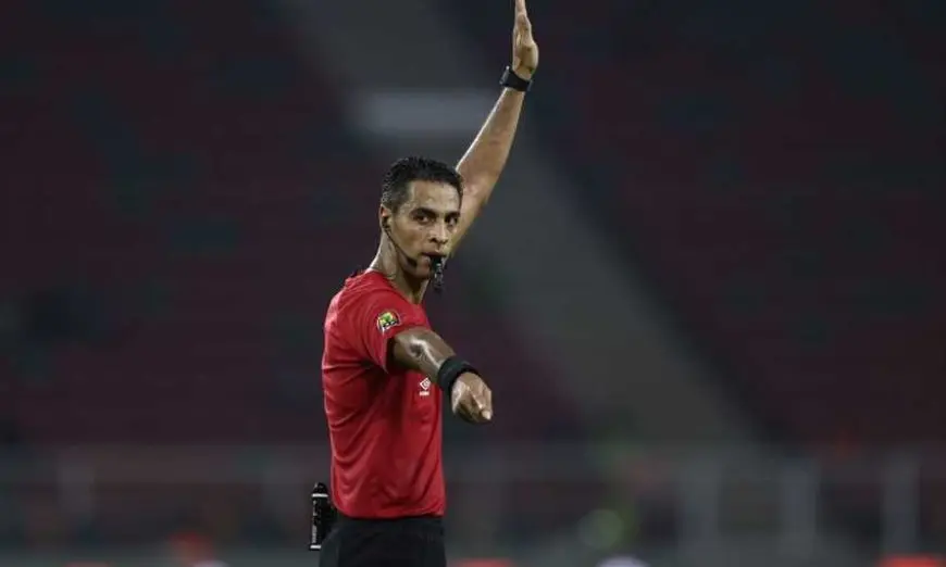 “صدمة كبيرة! أمين عمر يدير مباراة الأهلي وفاركو ويحسم بطولة الدوري المصري بأسلوب مثير”