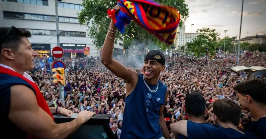 برشلونة يفرض شرطًا غير مسبوق لإيقاف سان جيرمان بعد توقيع عقد يامال