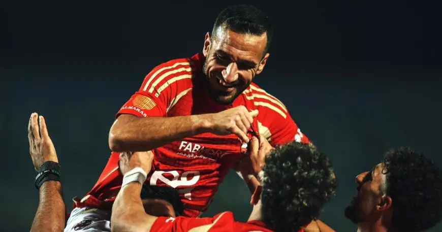بالفيديو: على معلول يبكي ويودع جمهور الأهلي بمشاعر صادقة!