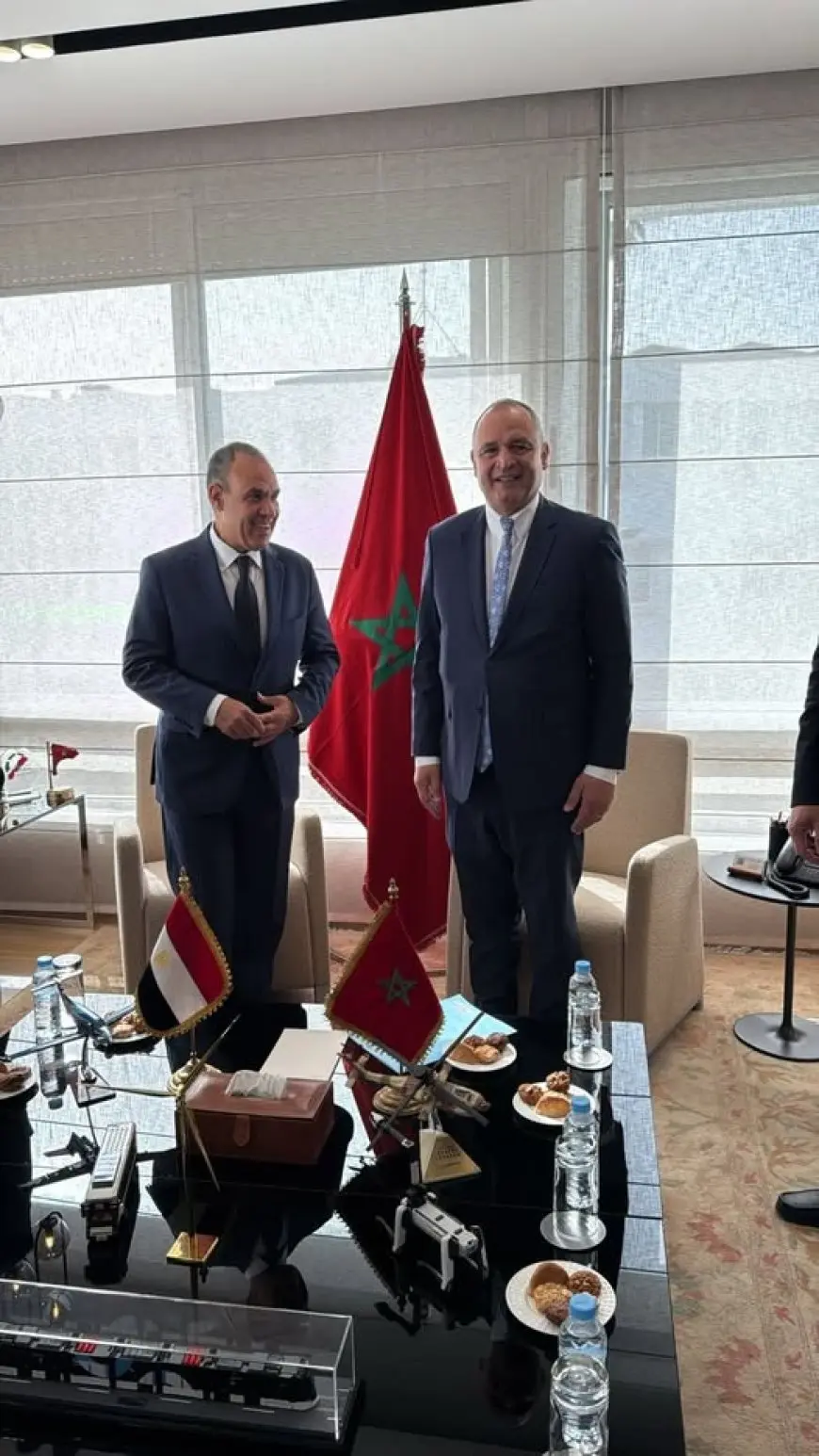 “اجتماع ساخن بين وزير الخارجية ووزير الصناعة والتجارة المغربي في الرباط! ما الذي جرى؟”