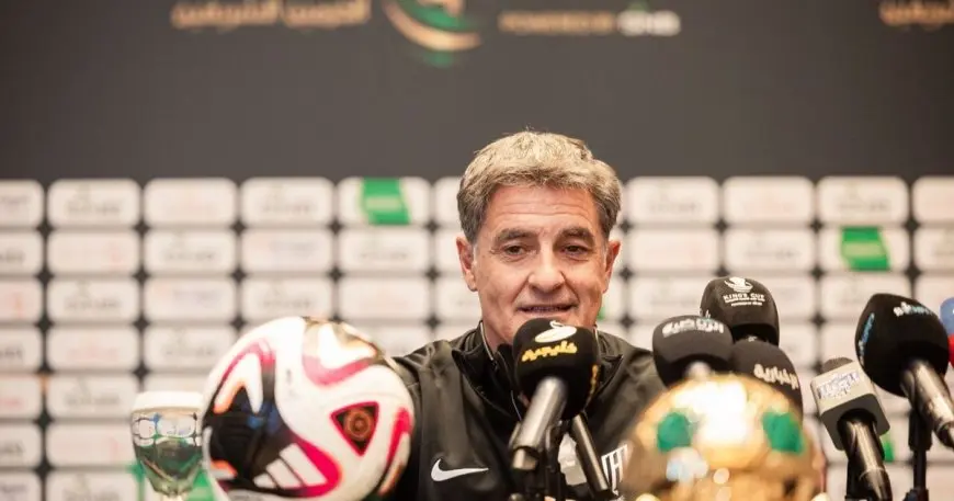 ميتشل يهدد بمواجهة الاتحاد بجرأة! ماذا كشف مدرب القادسية قبل المباراة؟