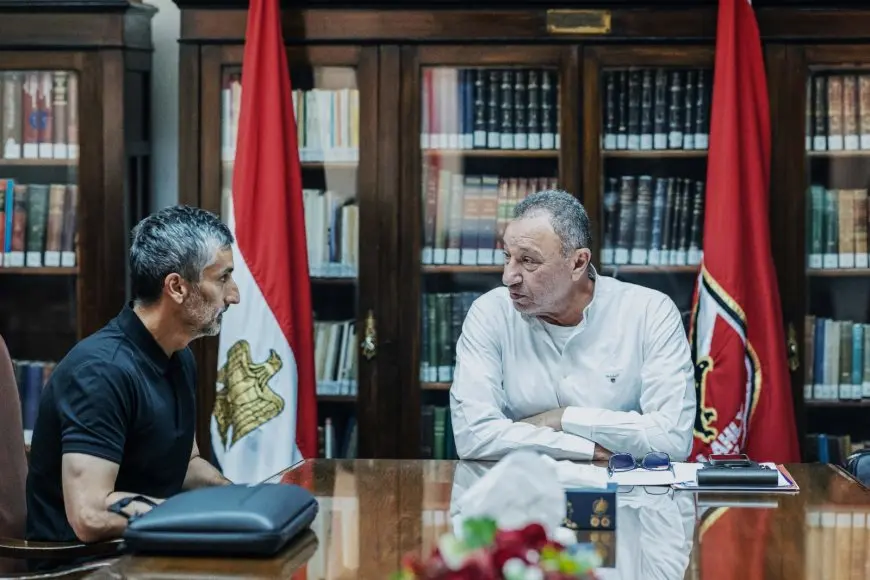 مفاجأة كبرى! الخطيب يعقد اجتماعاً مثيراً مع الجهاز الفني الجديد للأهلي!