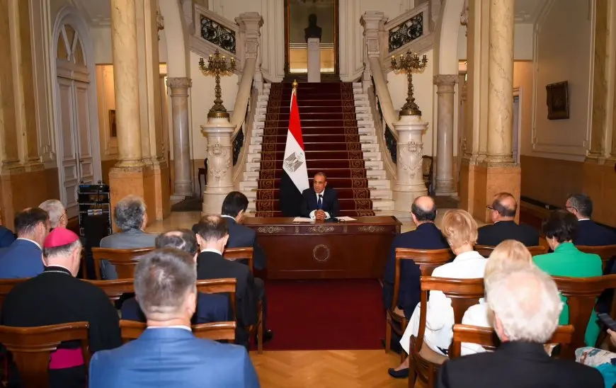 وزير الخارجية والهجرة يجتمع بسفراء الدول الأوروبية في مباحثات حاسمة في القاهرة
