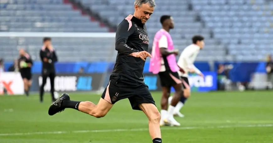 لويس إنريكي يطمح في تحقيق إنجاز تاريخي مع باريس ويُعلن ديمبيلي كأفضل لاعب على الإطلاق!