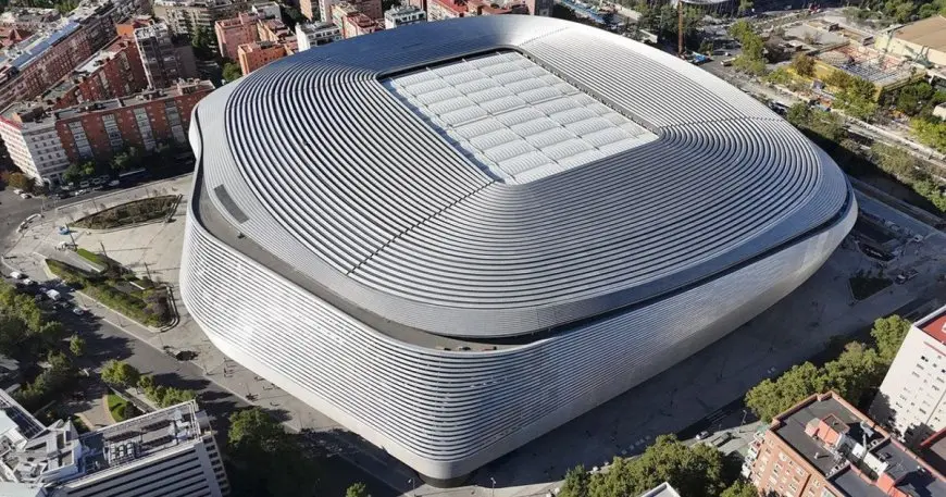 رئيس سابق يقارن استاد ريال مدريد بعلبة سردين ويدعو لفشل تشابي!