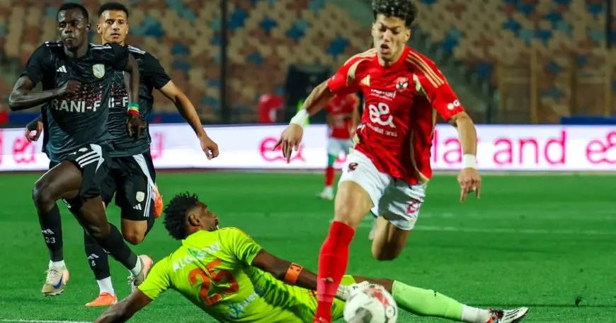 إنه الأصغر في التاريخ! إمام عاشور يتوج بلقب هداف الدوري المصري 2024-2025